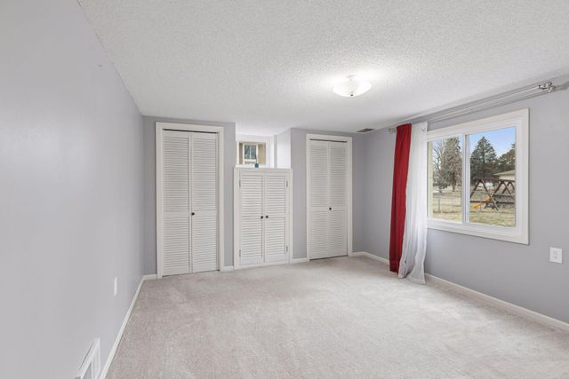 16930 17th Avenue N, Plymouth, MN 55447