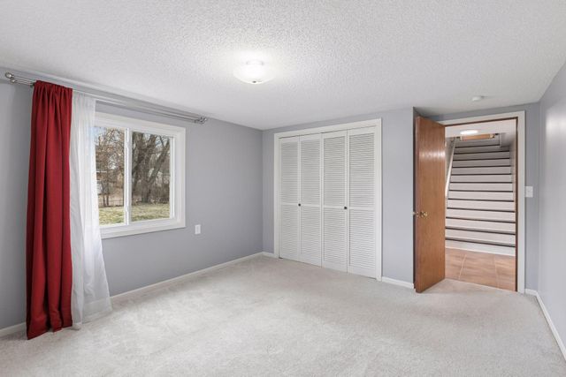 16930 17th Avenue N, Plymouth, MN 55447