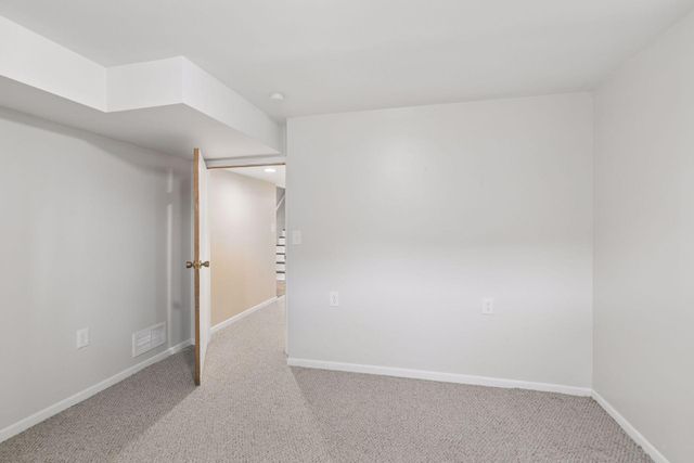 16930 17th Avenue N, Plymouth, MN 55447