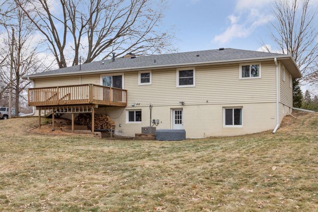 16930 17th Avenue N, Plymouth, MN 55447