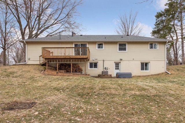 16930 17th Avenue N, Plymouth, MN 55447