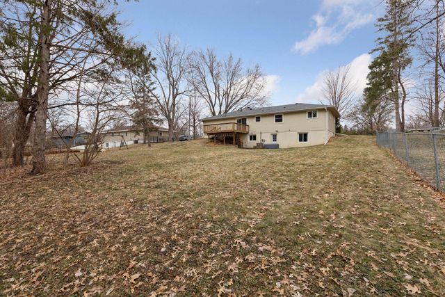 16930 17th Avenue N, Plymouth, MN 55447