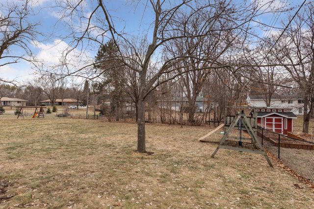 16930 17th Avenue N, Plymouth, MN 55447