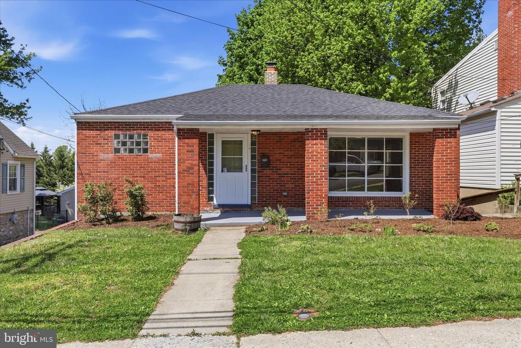 141 LAKIN AVE, Boonsboro, MD 21713