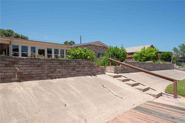 3313 Laguna Shores, Corpus Christi, TX 78418