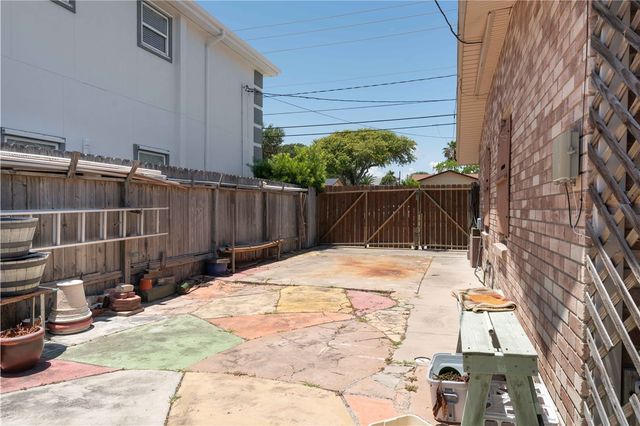 3313 Laguna Shores, Corpus Christi, TX 78418