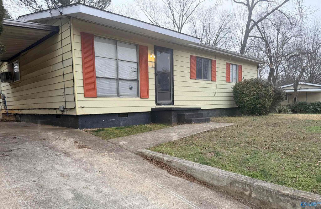 702 Mastin Lake Road, Huntsville, AL 35811