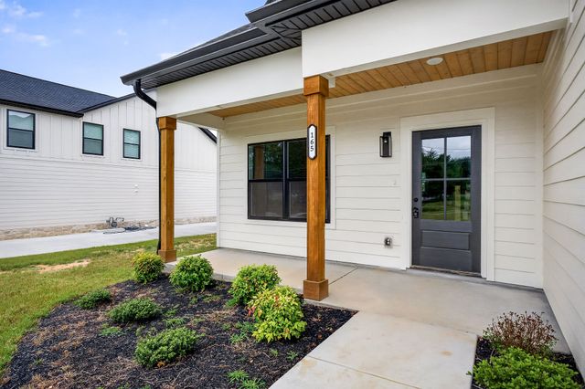 165 Cripps Ln, Smithville, TN 37166