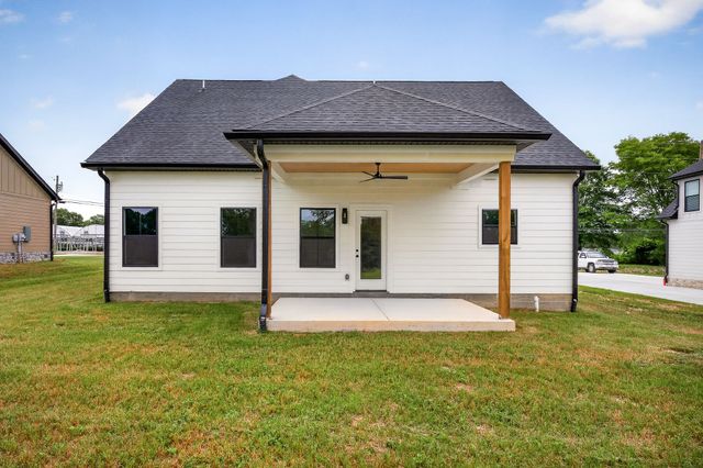 165 Cripps Ln, Smithville, TN 37166