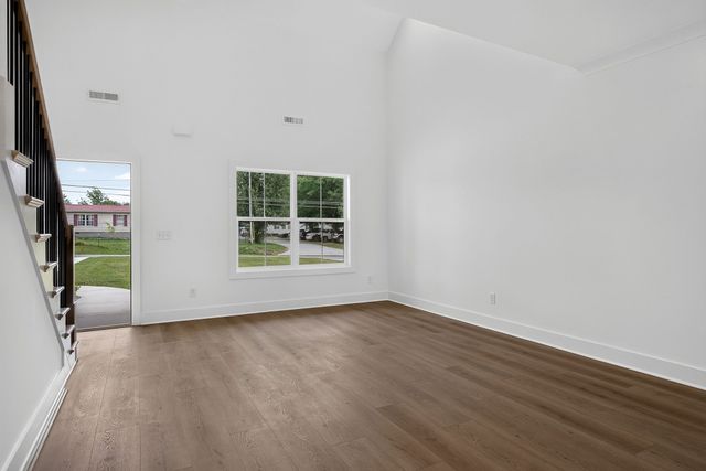 165 Cripps Ln, Smithville, TN 37166