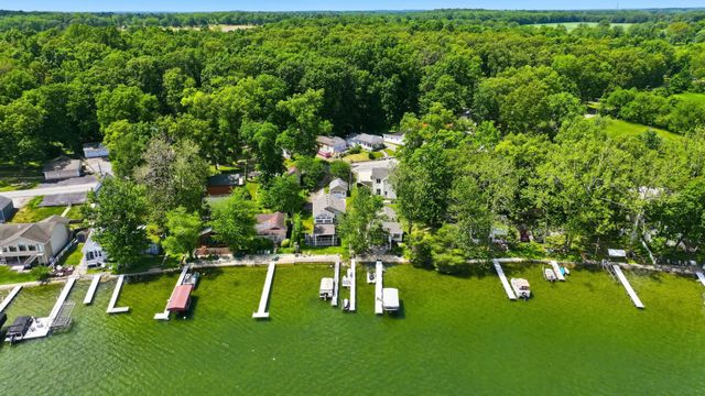 3020 W Sycamore Beach Road, Angola, IN 46703