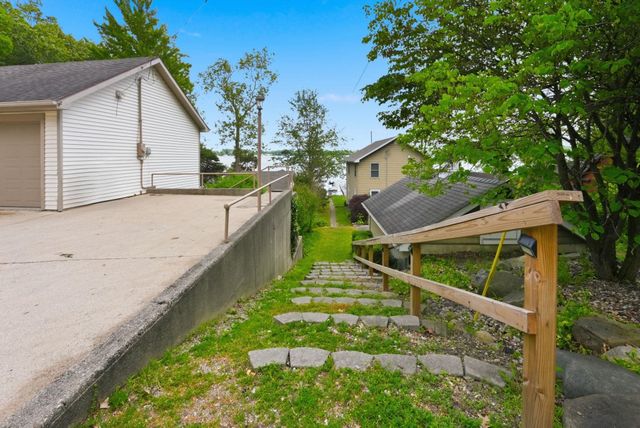 3020 W Sycamore Beach Road, Angola, IN 46703