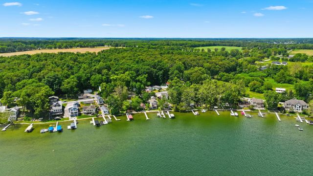3020 W Sycamore Beach Road, Angola, IN 46703
