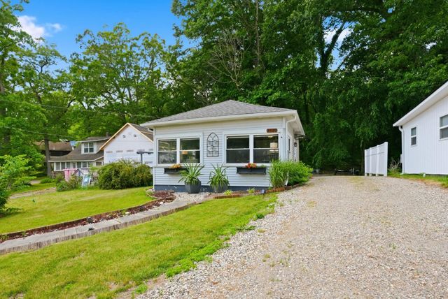 3020 W Sycamore Beach Road, Angola, IN 46703