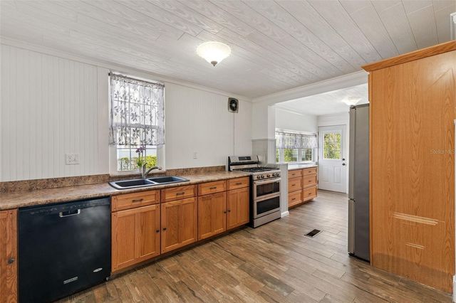 431 N SANS SOUCI AVENUE, Deland, FL 32720