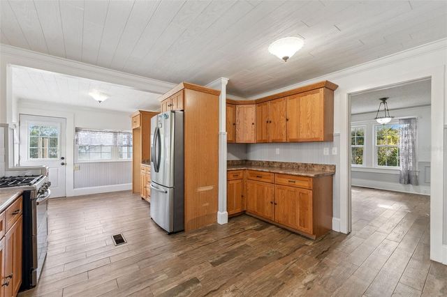 431 N SANS SOUCI AVENUE, Deland, FL 32720