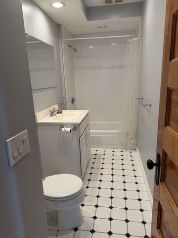 29 Boardman St 2, Worcester, MA 01606