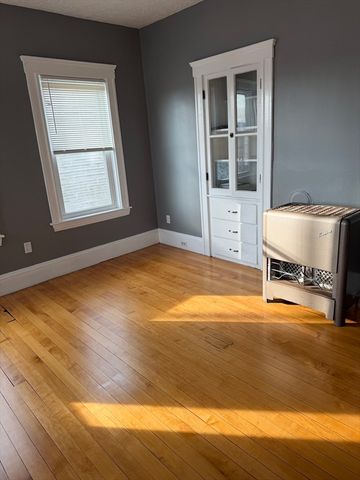 29 Boardman St 2, Worcester, MA 01606