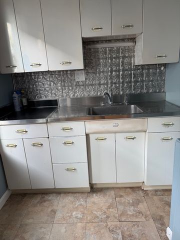 29 Boardman St 2, Worcester, MA 01606