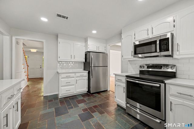 26 Revere Road, Greenwich, CT 06878