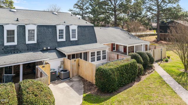 37 Barnes Street, Greenville, NC 27858
