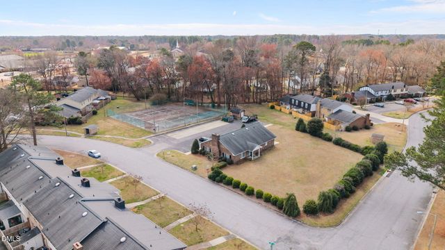 37 Barnes Street, Greenville, NC 27858