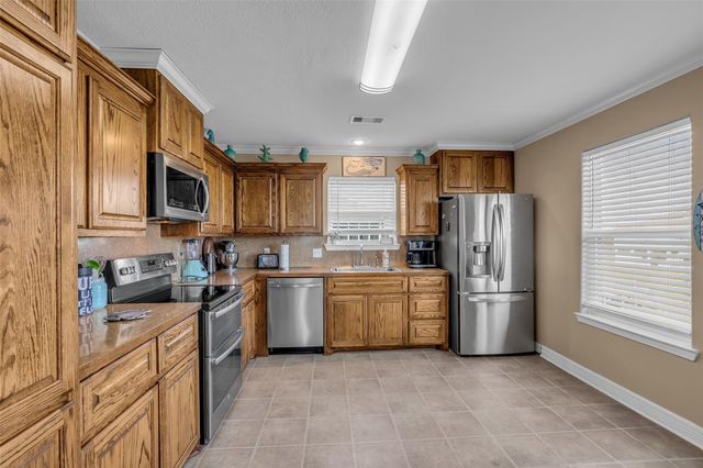 940 Mary Ann, Port Bolivar, TX 77650