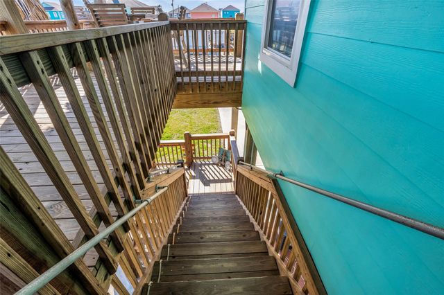 940 Mary Ann, Port Bolivar, TX 77650