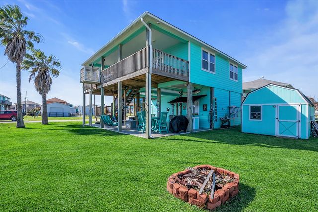 940 Mary Ann, Port Bolivar, TX 77650