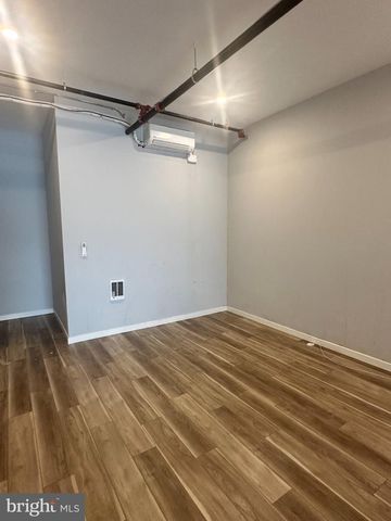 2033 E LEHIGH AVE, Philadelphia, PA 19125
