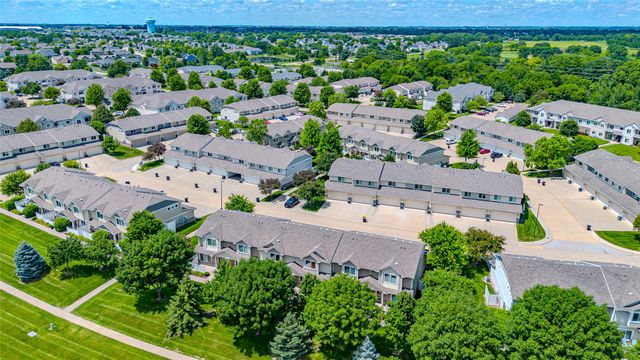 8601 Westown Parkway 27103, West Des Moines, IA 50266