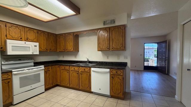 520 S Greenfield Road Unit 41, Mesa, AZ 85206