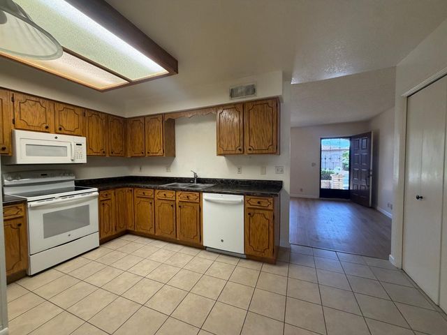 520 S Greenfield Road Unit 41, Mesa, AZ 85206