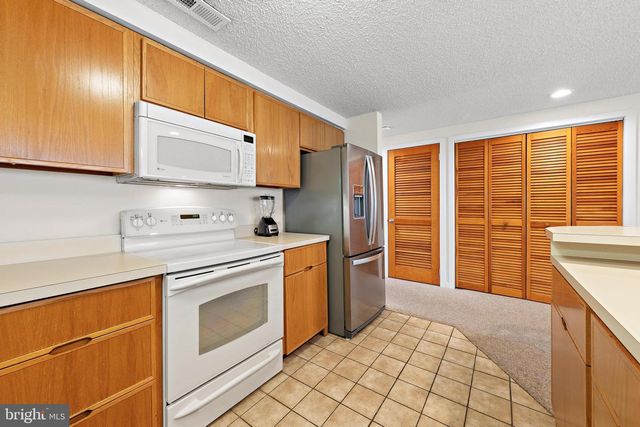 1100 N BAY AVE, Beach Haven, NJ 08008