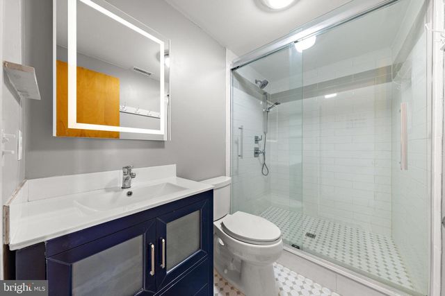 1100 N BAY AVE, Beach Haven, NJ 08008