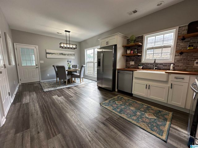 2202 VILLAGE LANE, Calera, AL 35040