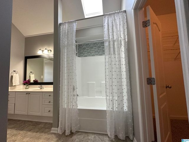 2202 VILLAGE LANE, Calera, AL 35040