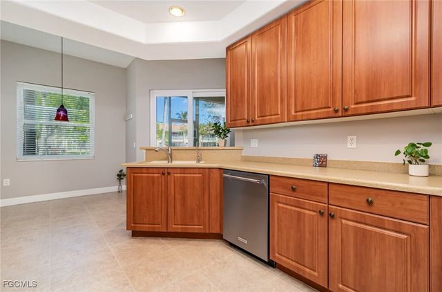 6071 Jonathans Bay CIR 101, Fort Myers, FL 33908