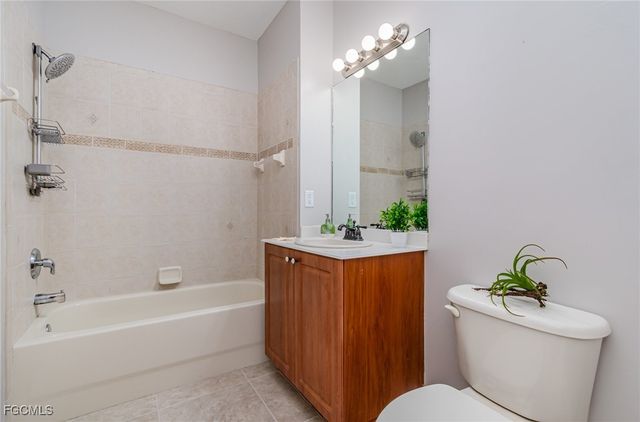 6071 Jonathans Bay CIR 101, Fort Myers, FL 33908