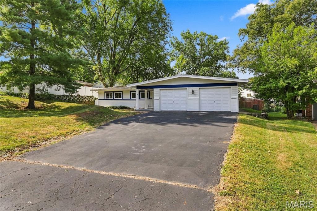 10 Montauk Drive, Unincorporated, MO 63146