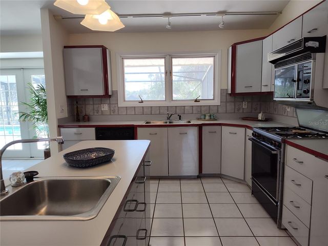 828 SAWGRASS LANE, New Smyrna Beach, FL 32168