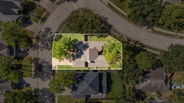 17222 Crown Meadow Court, Houston, TX 77095