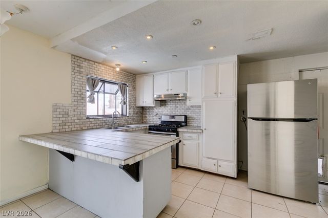 2986 Vegas Valley Drive, Las Vegas, NV 89121