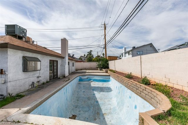 2986 Vegas Valley Drive, Las Vegas, NV 89121