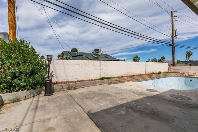 2986 Vegas Valley Drive, Las Vegas, NV 89121