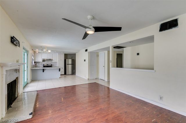 2986 Vegas Valley Drive, Las Vegas, NV 89121