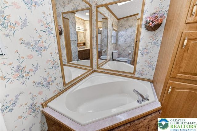 182 Greenbriar Drive South, Bath, PA 18014