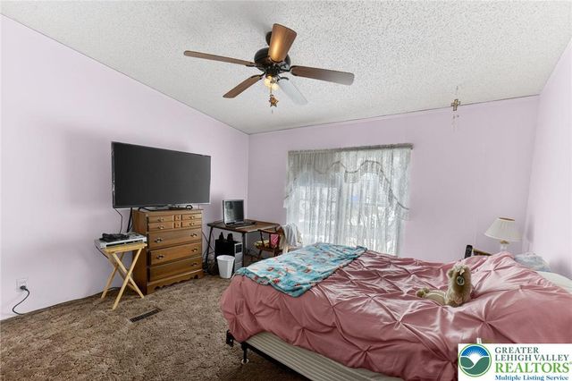 182 Greenbriar Drive South, Bath, PA 18014