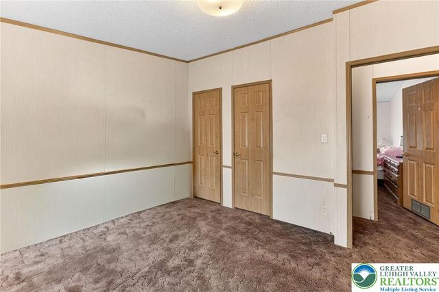 182 Greenbriar Drive South, Bath, PA 18014