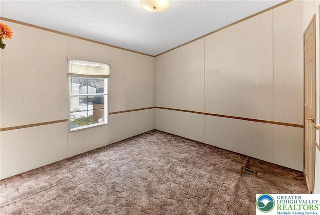 182 Greenbriar Drive South, Bath, PA 18014